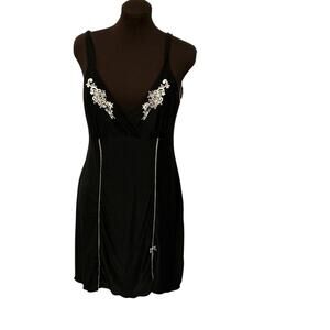 California Dynasty Women’s Black White Embroidery Nightgown Lingerie Size Large
